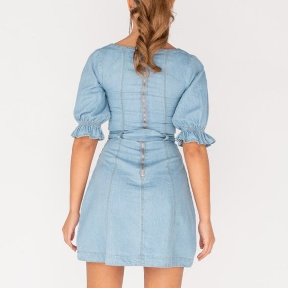 Lunch Date Light Wash Belted Denim Jean Dress - Picture 7 of 11